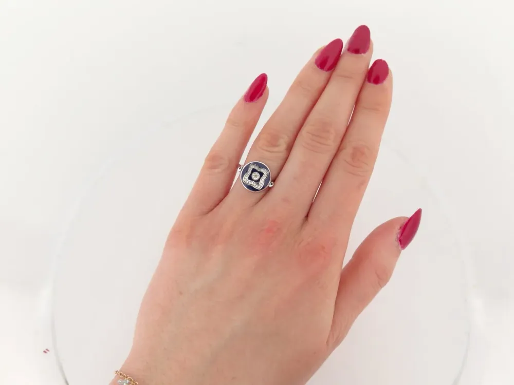 De Beers Lotus Enchanted - Пръстен от 18-каратово бяло злато, диаманти и син емайл
