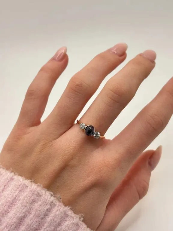 Пръстен от розово злато със сапфир кабошон 0,80 ct и диаманти 0,30 ct