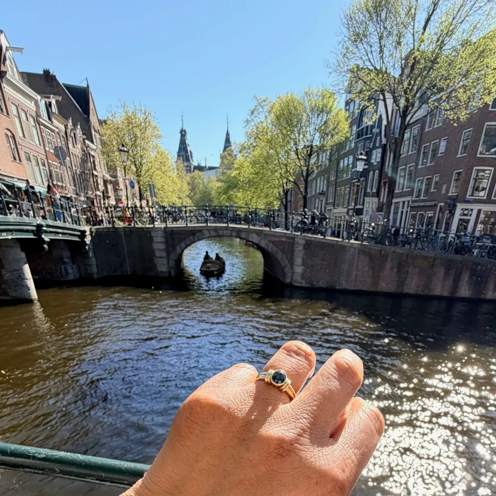 Пръстен Солитер - Овален сапфир 0,90 ct в 14K злато