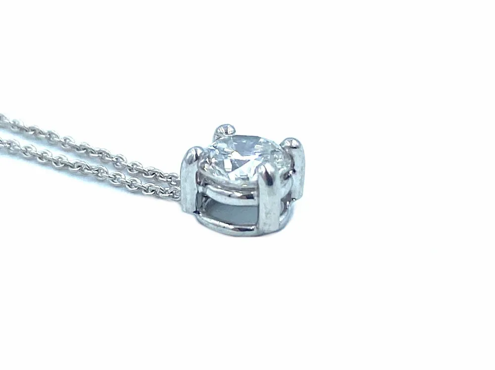 1.00ct F P1 сертифициран диамантен медальон