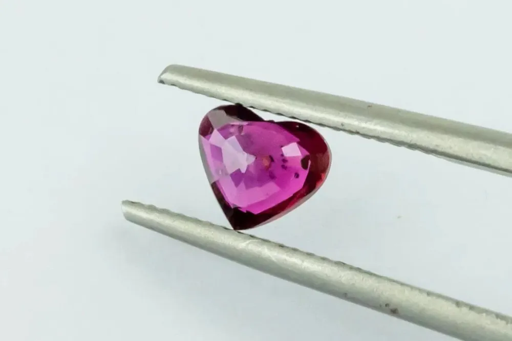 1.03ct нагрят рубин от Бирма GFCO сертификат