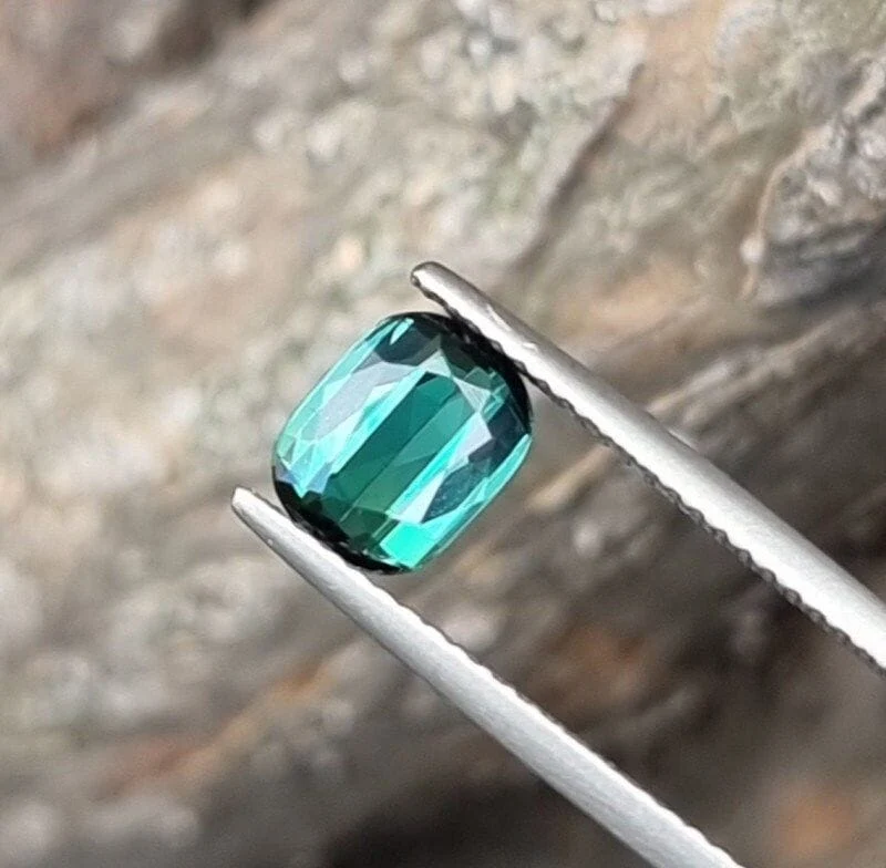 Неонов син турмалин 1.31cts