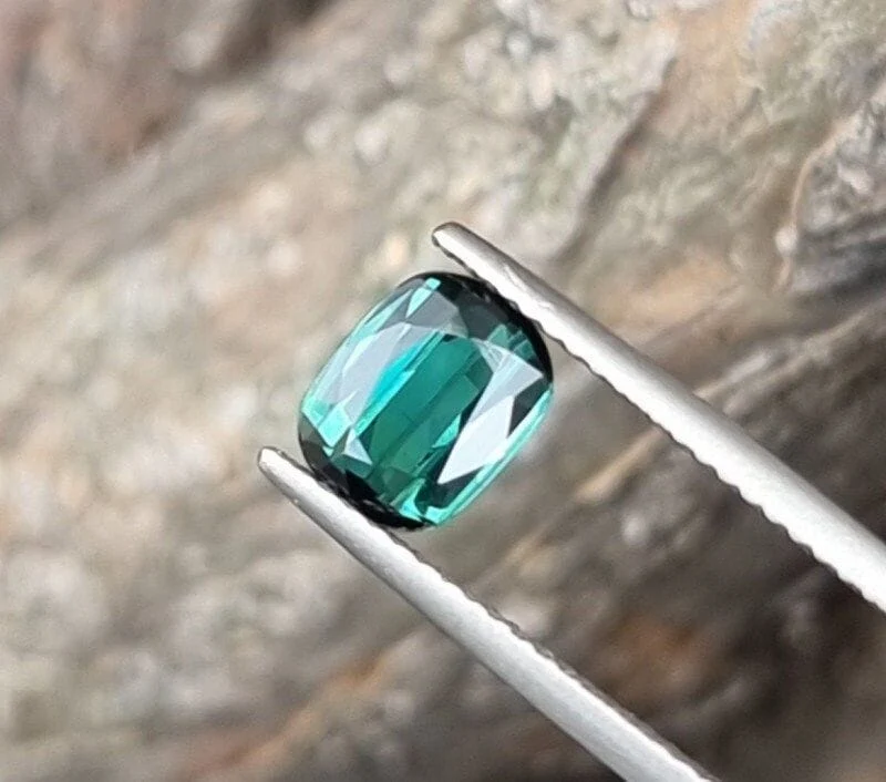 Неонов син турмалин 1.31cts