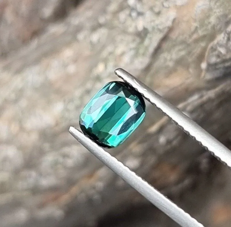 Неонов син турмалин 1.31cts