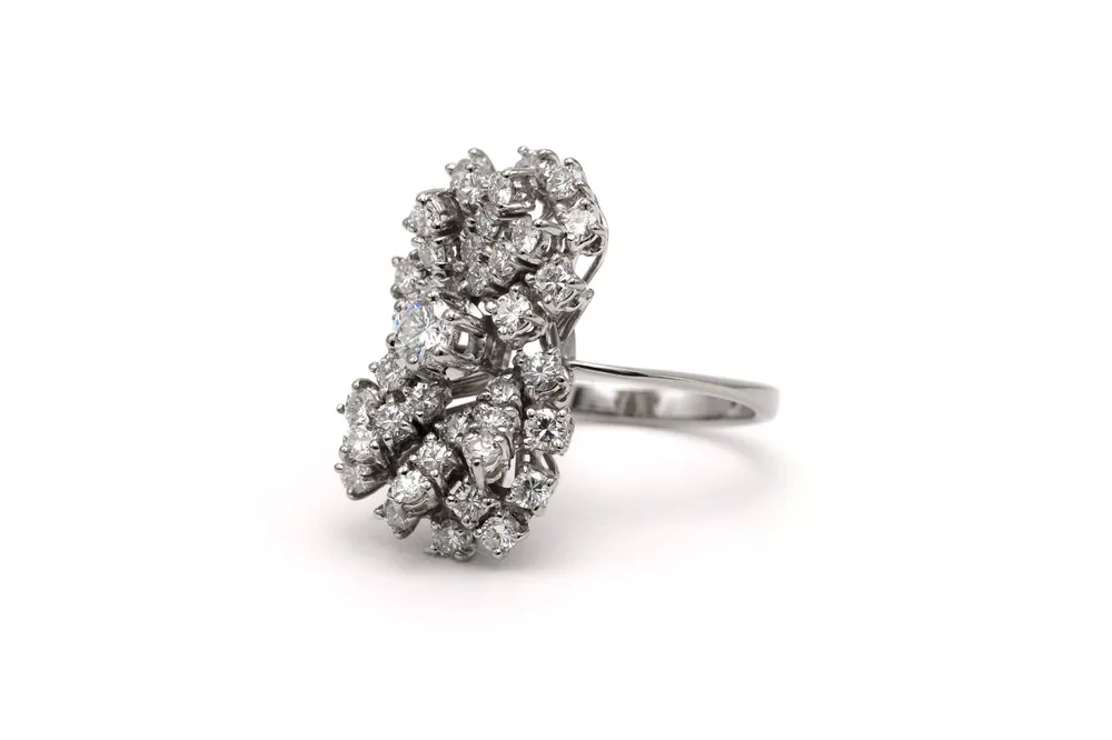Съвременен пръстен от бяло злато, инкрустиран с диаманти (+-1.36ct)