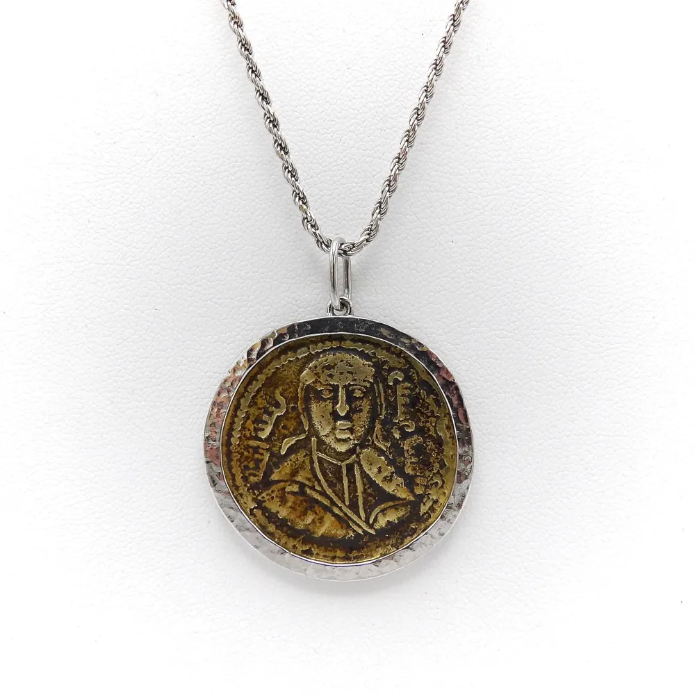 Висулка - Византийска бронзова монета върху основа от бяло злато 14K