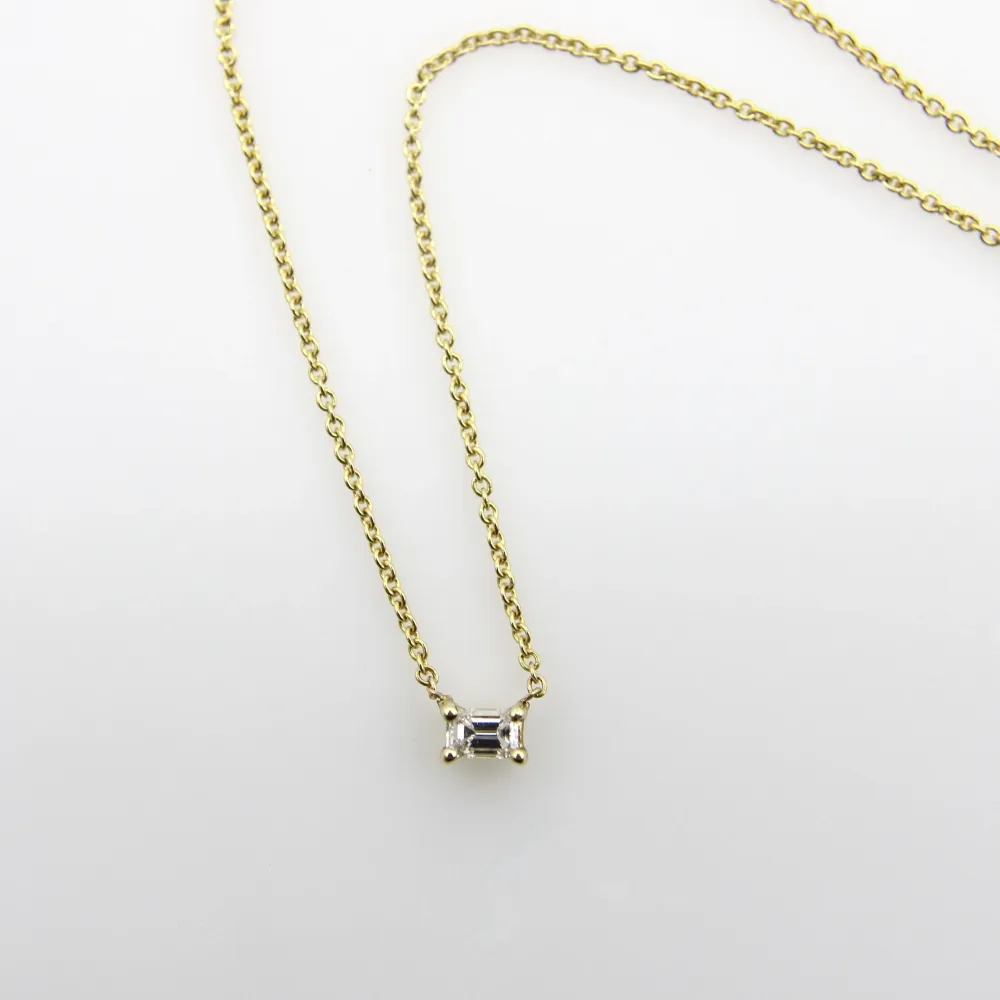 Колие - диамант с изумрудено шлифоване в 14K злато