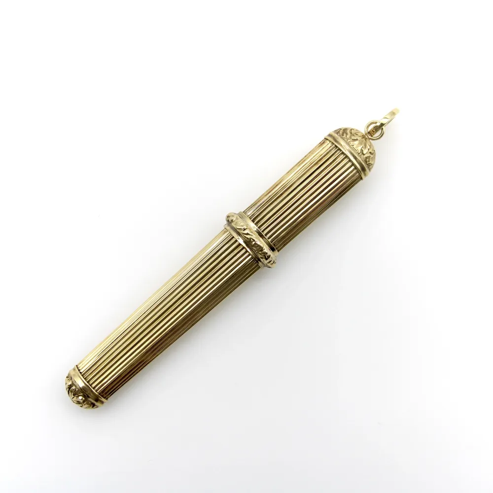 Викторианска кутийка за игли от 14K злато с халка за окачване