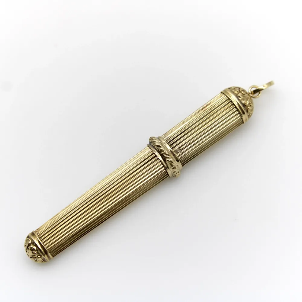 Викторианска кутийка за игли от 14K злато с халка за окачване