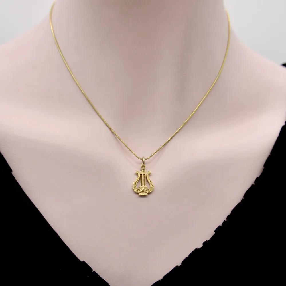 Викториански златен медальон-чар със златна лира 14K