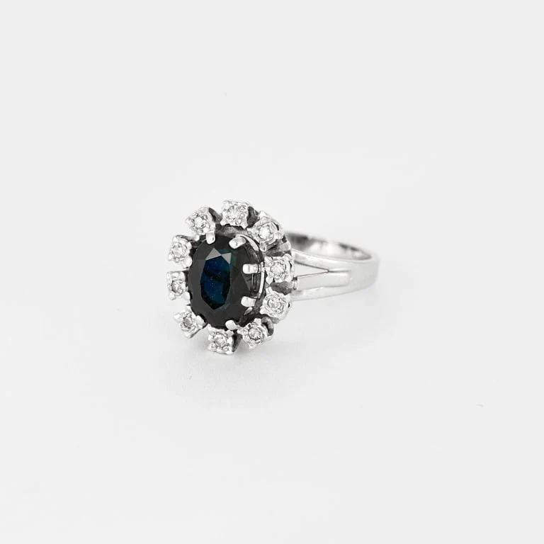 Пръстен Маргаритка бяло злато, сапфир 1,69ct и диаманти