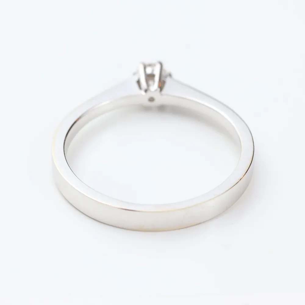 Солитарен пръстен от бяло злато 18k и диамант 0,12 ct