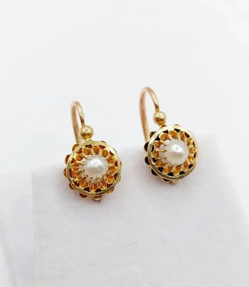 Спящи обеци антични цветя от 18k злато и перли (около 1900 г.)
