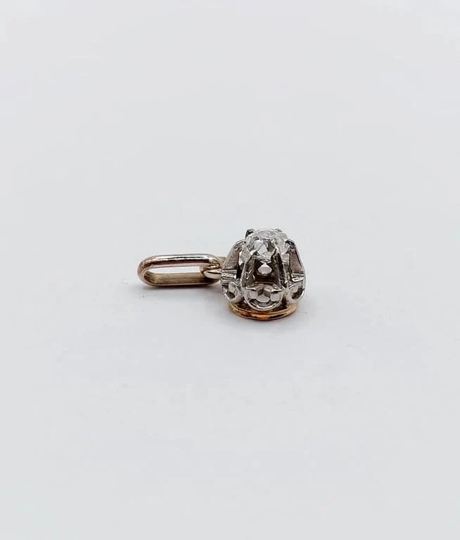 Античен медальон от бяло злато 18k с диамант с стара шлифовка (около 1900 г.)