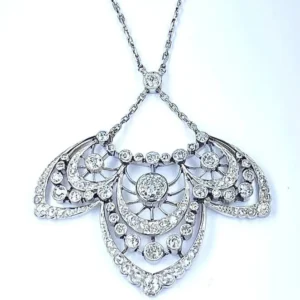 Колие с висулка в Платина, диаманти, 1900 г