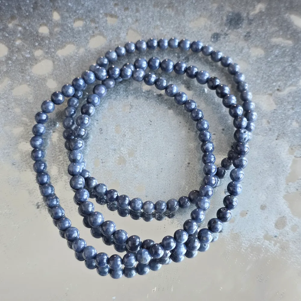 Гривна с сапфирени топчета 4 мм