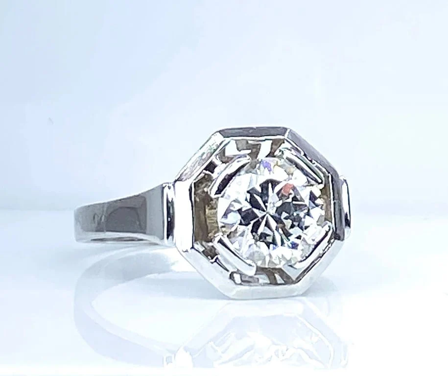 Пръстен от бяло злато, диамант 1,95 карата, епоха ART DECO