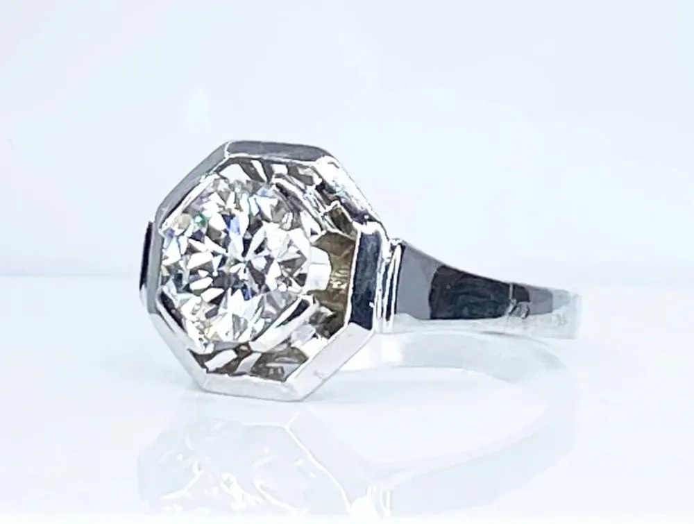 Пръстен от бяло злато, диамант 1,95 карата, епоха ART DECO