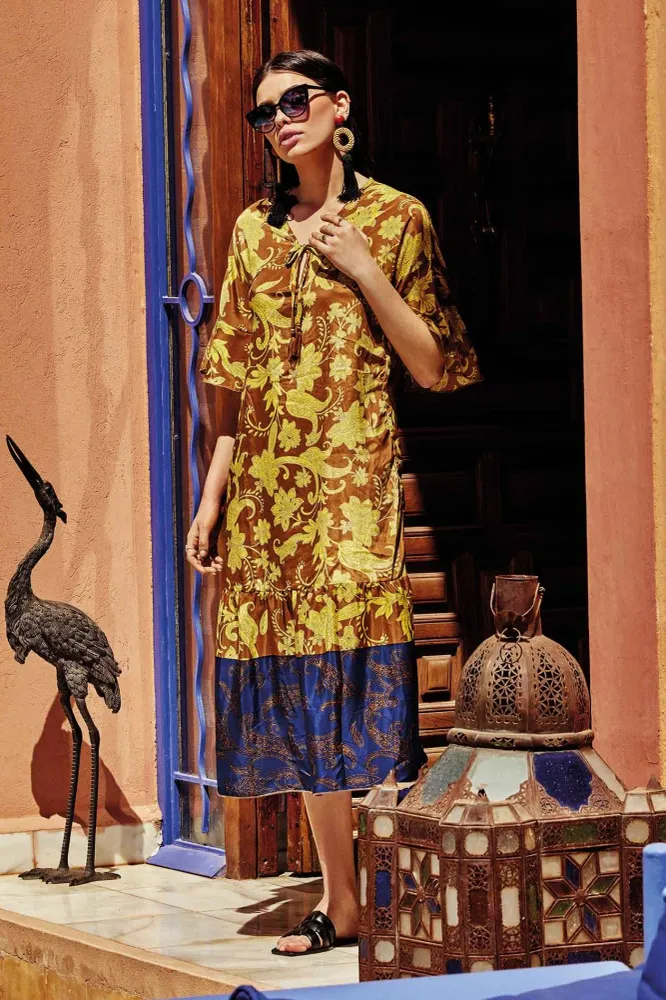 ДЪЛГА РОКЛЯ С ПИСКЮЛИ ЖАКАРД