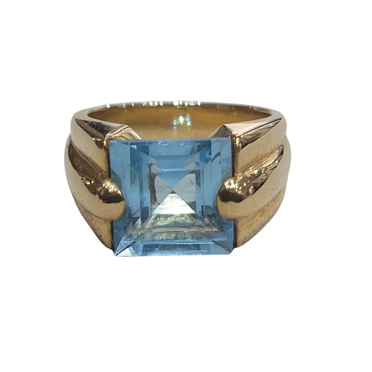 Пръстен - Скай топаз с фасетирано стъпаловидно шлифоване 5,56 ct в 18k злато