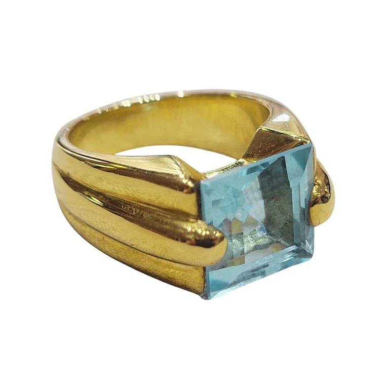 Пръстен - Скай топаз с фасетирано стъпаловидно шлифоване 5,56 ct в 18k злато