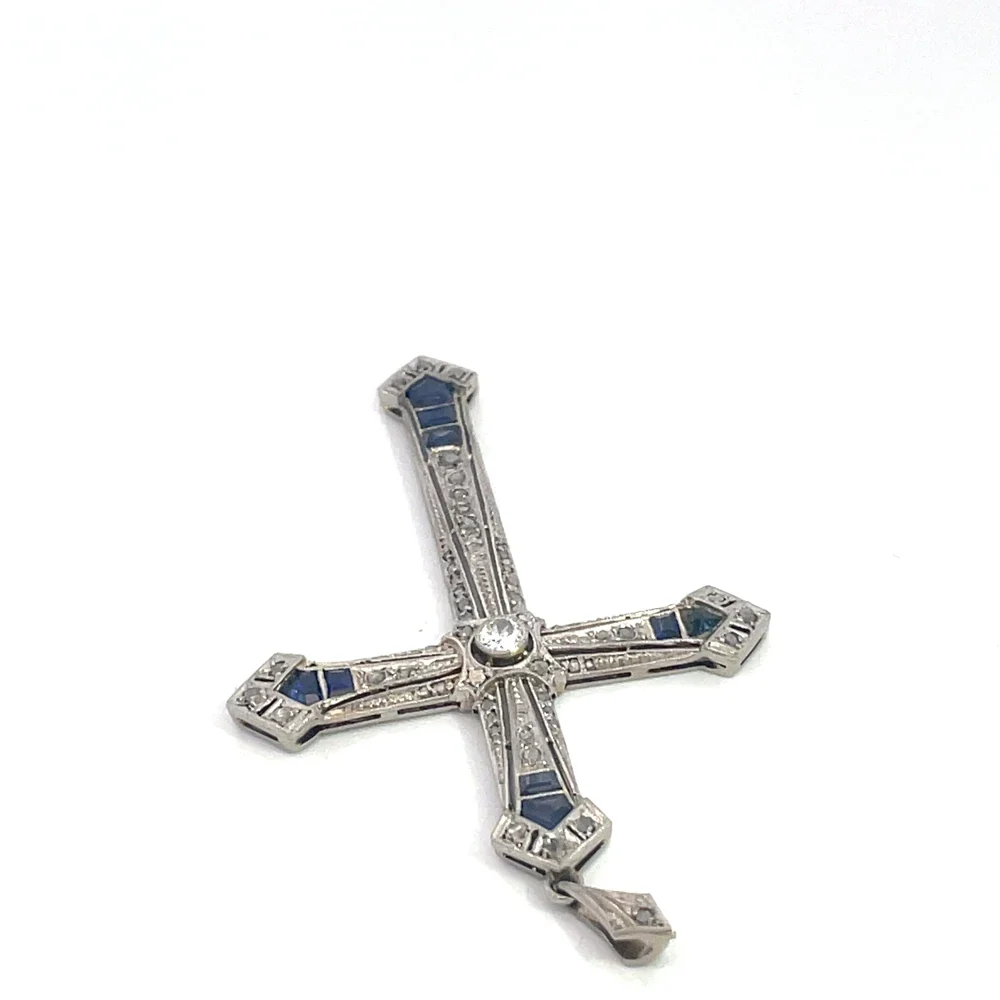 Висулка кръст от Платина със сапфири и диаманти