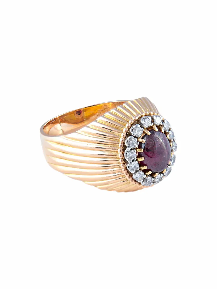 Пръстен с драпиран рубин