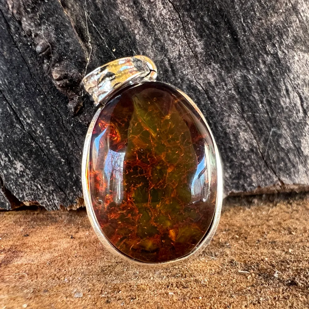 Сребърен медальон с кехлибар Amber4