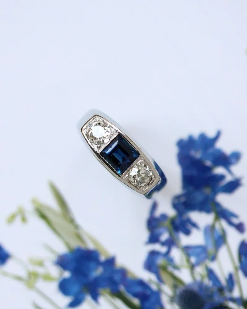 Пръстен Art Deco стил Печатен пръстен от бяло злато, сапфир и диаманти