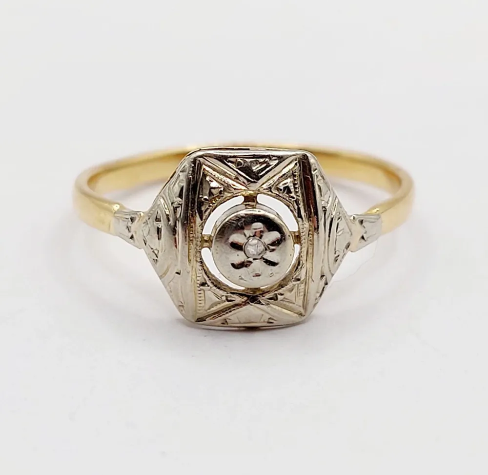 Пръстен Art Deco с малък розов диамант (около 1910 г.)