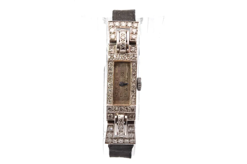 Часовник Art Deco 1920 в Платина и диаманти