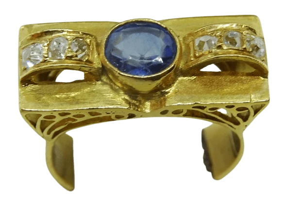 Златен пръстен Art Deco с овален сапфир и диаманти