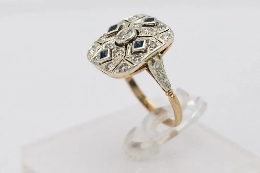 Геометричен пръстен Art Deco от жълто злато 585 с диаманти и сапфири