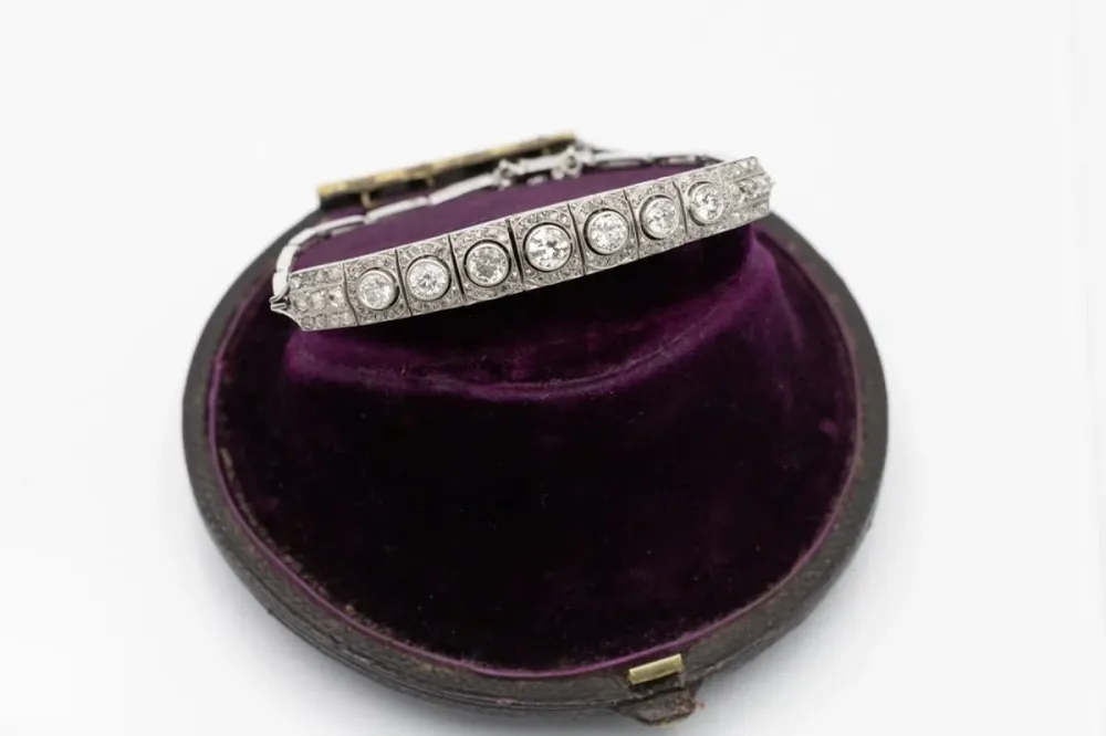 Гривна Art Deco от бяло злато 585, инкрустирана с диаманти ок. 2,50 ct