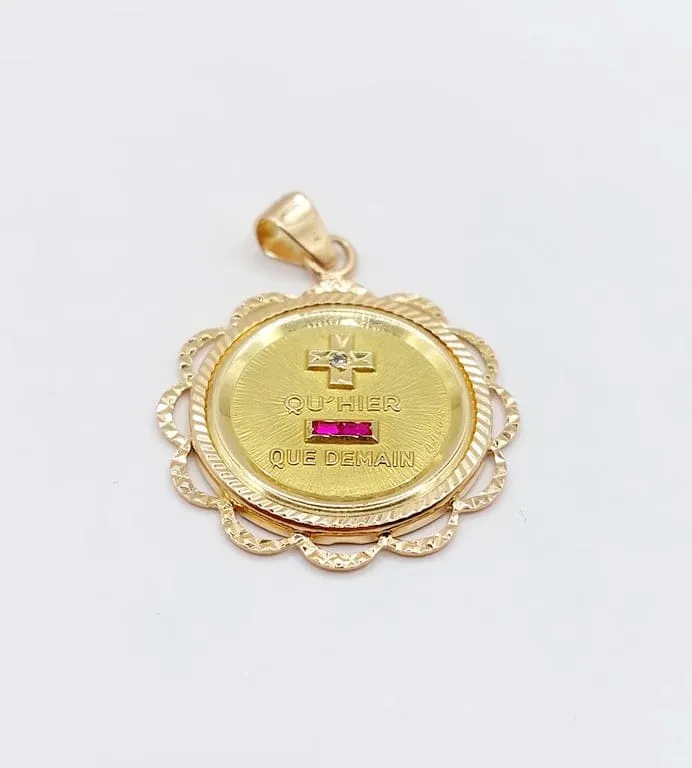 РЯДКИ медальон за любов AUGIS 26 mm 18k розово злато, украсено с рубини: „+ от вчера – от утре“ (около 1970 г.)