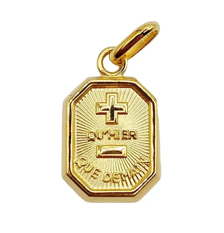 AUGIS - Златен любовен медальон "Повече от вчера - повече от утре" - L'Exclusive