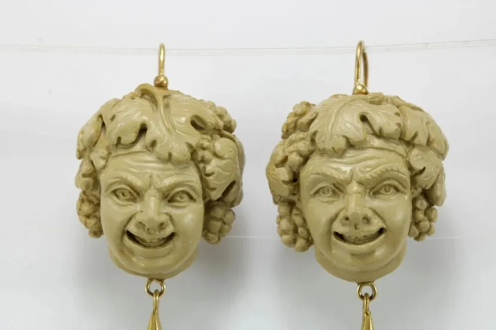 Обеци Bacchus Gold Lava Cameo