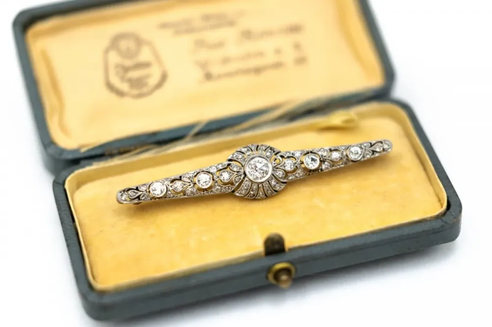 Брошка Belle Époque от жълто злато 585 и Платина, диаманти със стар шлиф 2,50 ct
