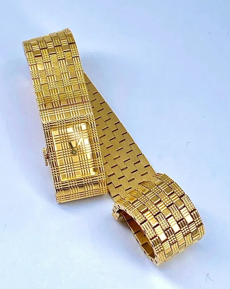 Boucheron - ръчен часовник от жълто злато