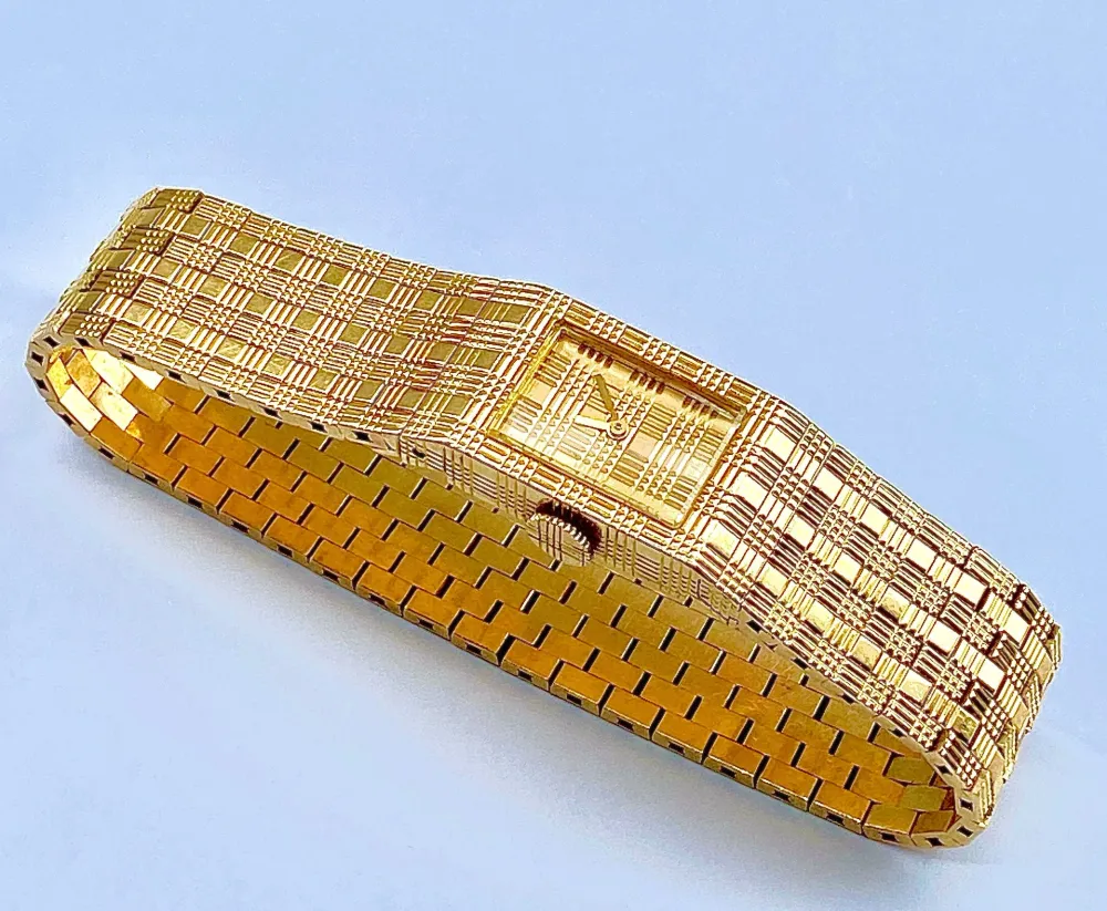 Boucheron - ръчен часовник от жълто злато