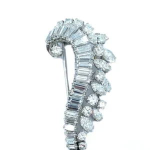 Boucheron. 9ct диамантена брошка