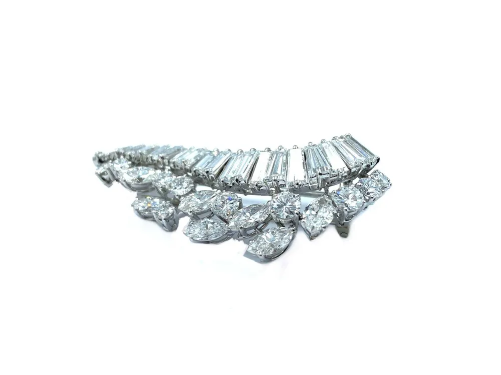 Boucheron. 9ct диамантена брошка