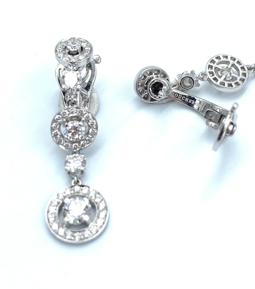 Boucheron. Колекция Ava Кръгъл. Обеци от бяло злато и диаманти.