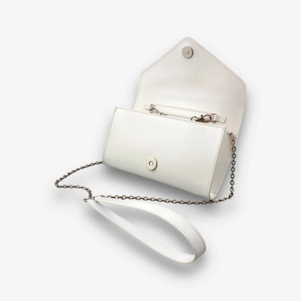 Малка дамска чанта - Crossbody - Бяла полулачена кожа - Сребриста | COLDFIRE