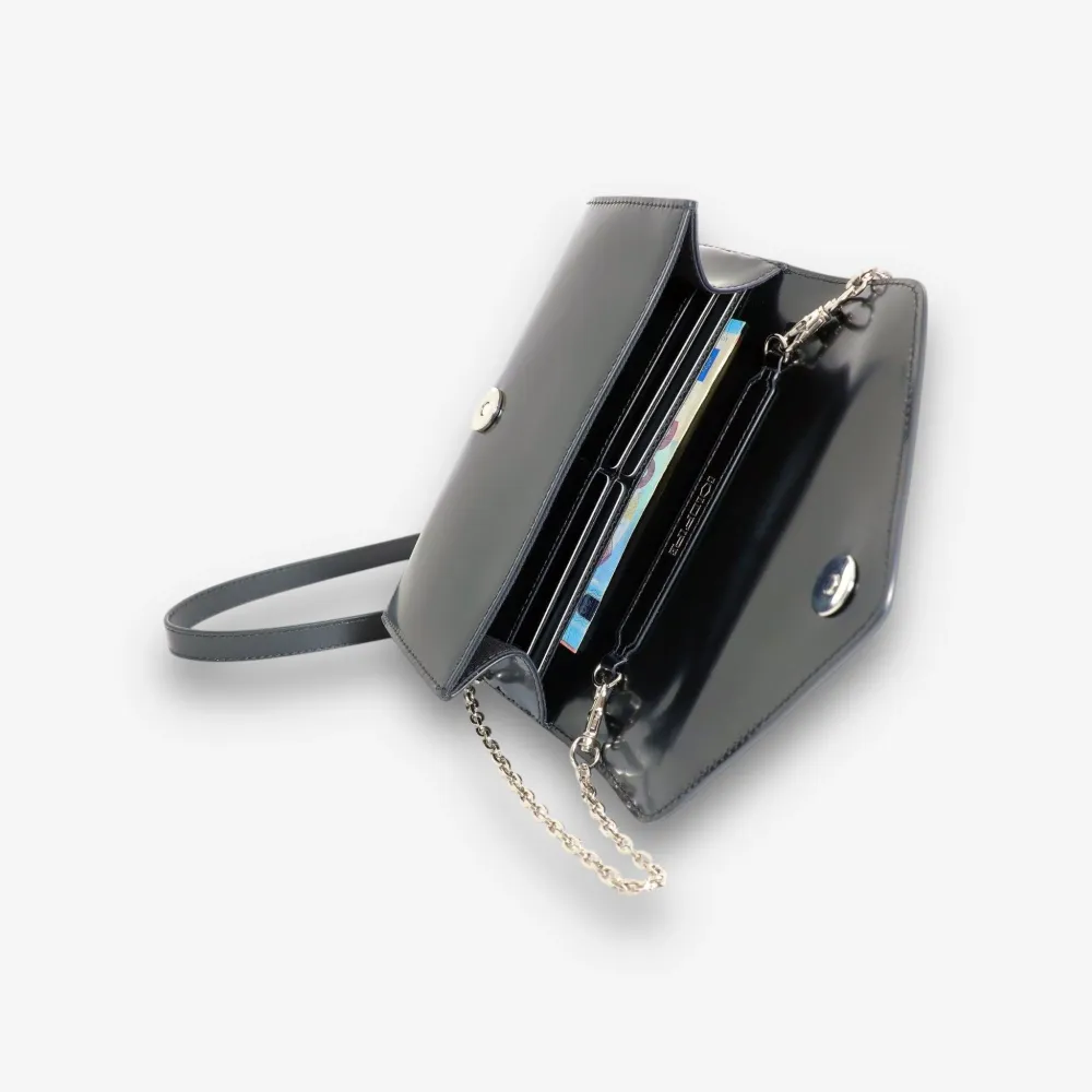 Малка дамска чанта - Crossbody - Черна полулачена кожа - Сребриста | COLDFIRE