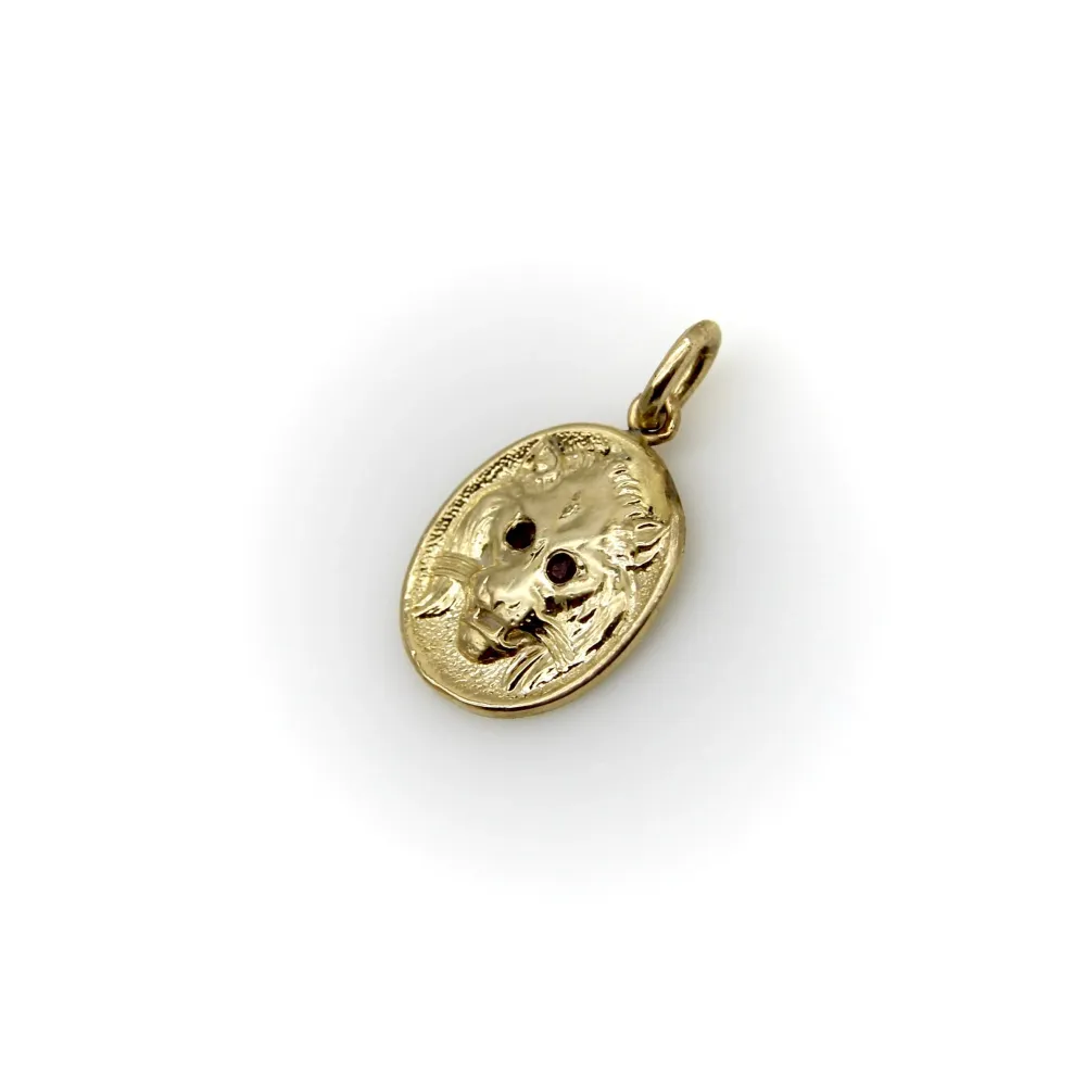 Cute-As--Button - Висулка с лъвска глава от 14K злато и рубини