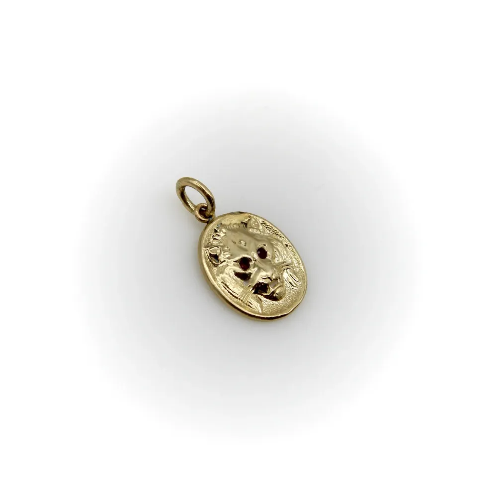 Cute-As--Button - Висулка с лъвска глава от 14K злато и рубини