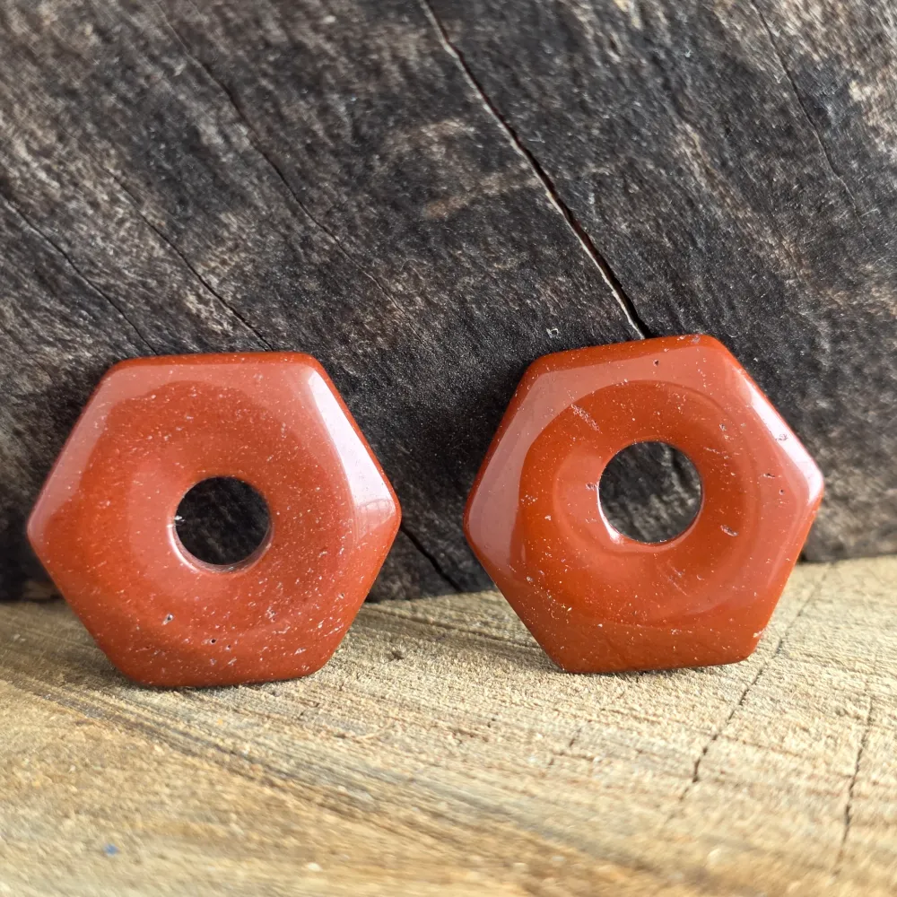 Каменен медальон Pi Donut шестоъгълен червен яспис