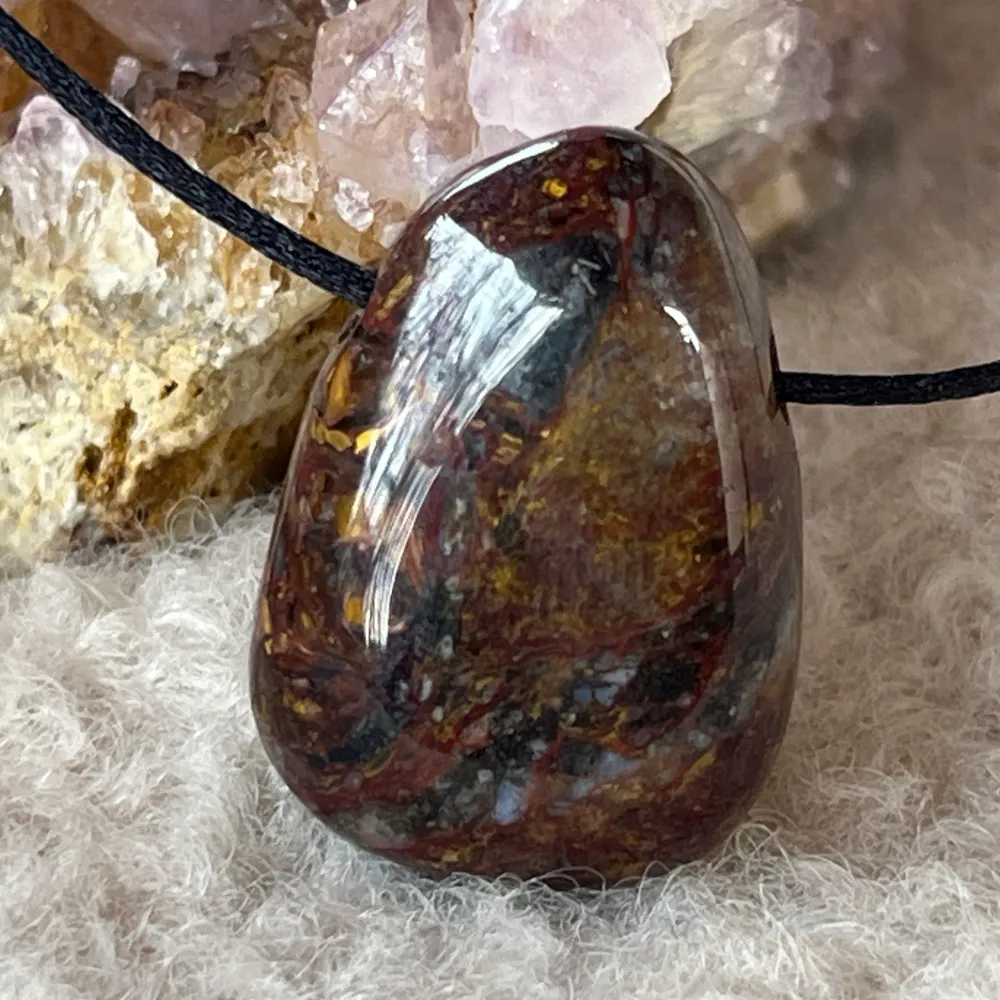 Колие с висулка питерсит DROP