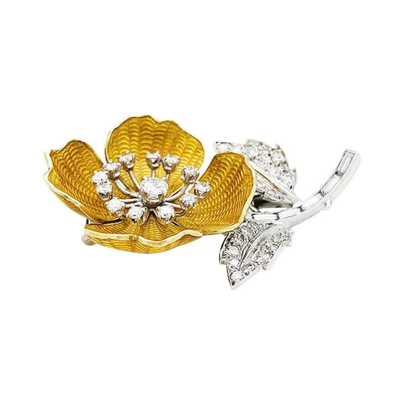 Брошка "Eglantine". Boucheron в злато и Платина, емайл и диаманти.